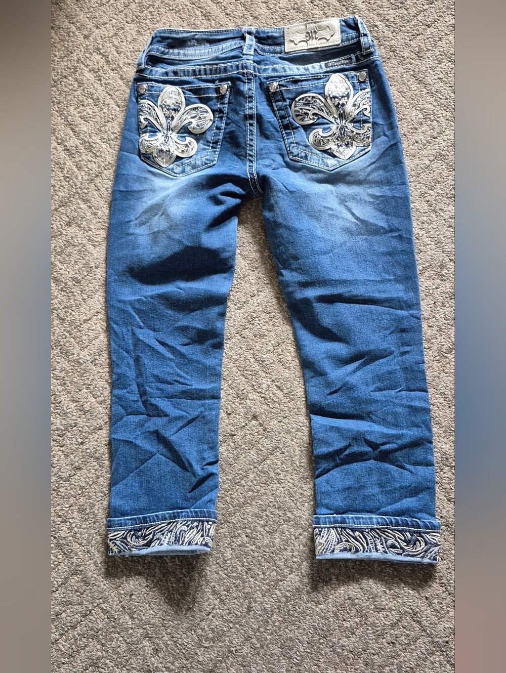 Miss Me Embellished Back-Pocket Capri Jeans Sz.25